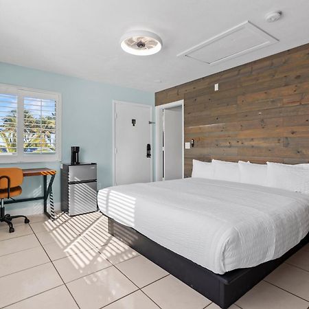 Standard Hotel Room - King Bed #2 Fort Pierce Exteriör bild